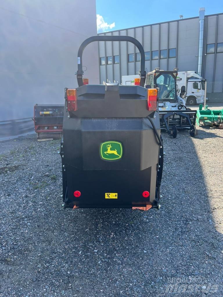 John Deere X950R Samochodné kosačky