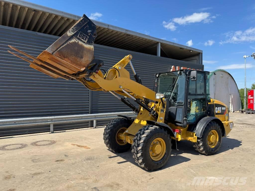 CAT 906M Kolesové nakladače