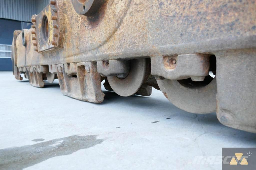 CAT 261-3082 Pneumatiky, kolesá a ráfiky