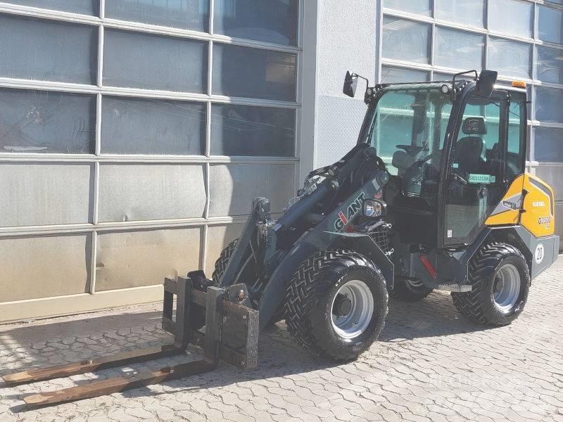 Giant G 3500 X-Tra Šmykom riadené nakladače