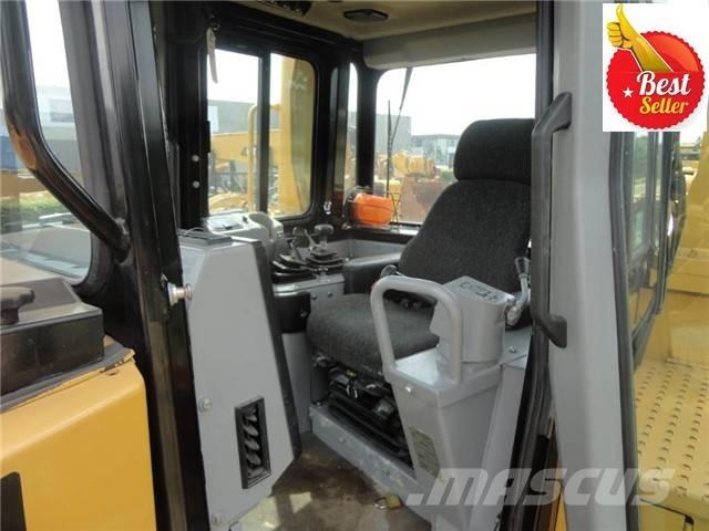 CAT D 8 R Pásové dozéry