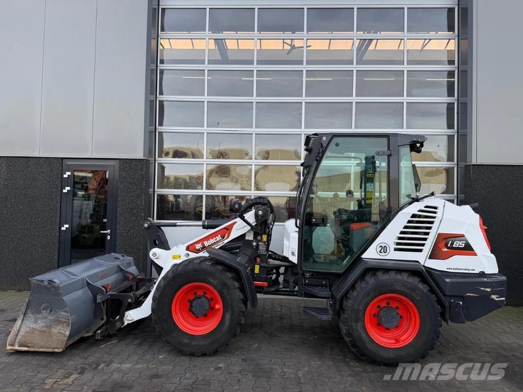 Bobcat L85 Kolesové nakladače