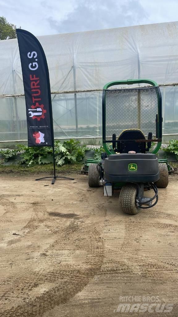 John Deere 2653 B Kosačky fervejí