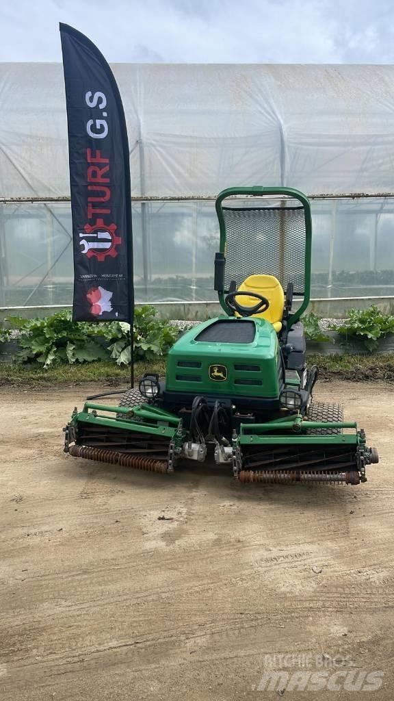 John Deere 2653 B Kosačky fervejí