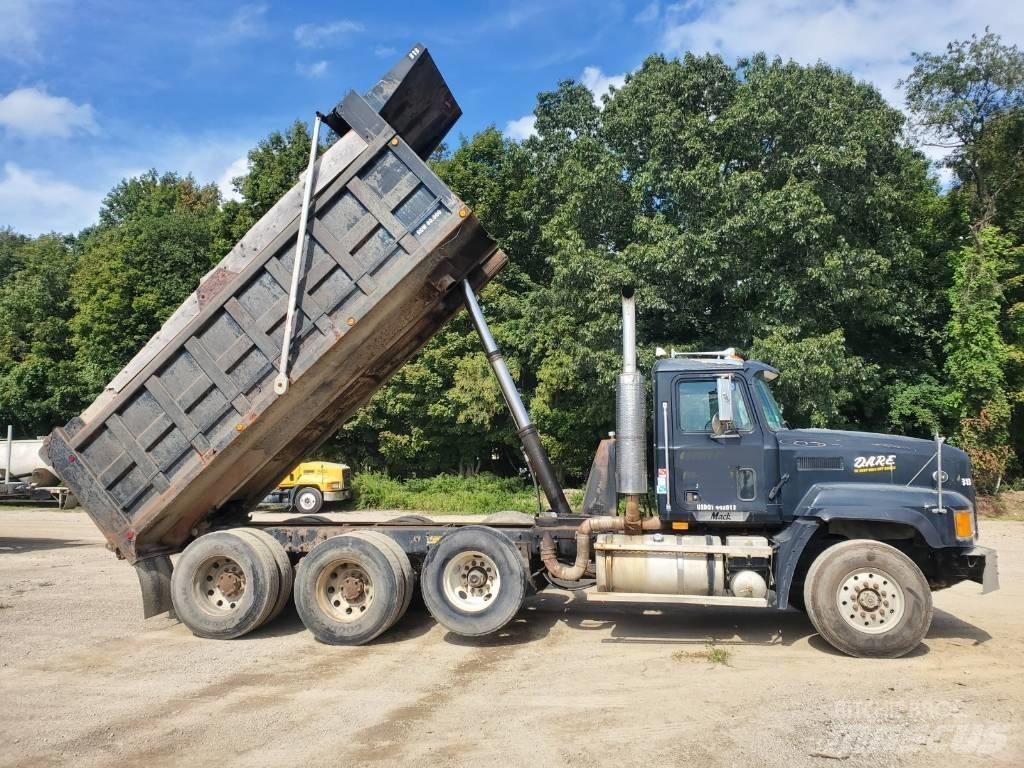 Mack CL713 Sklápače