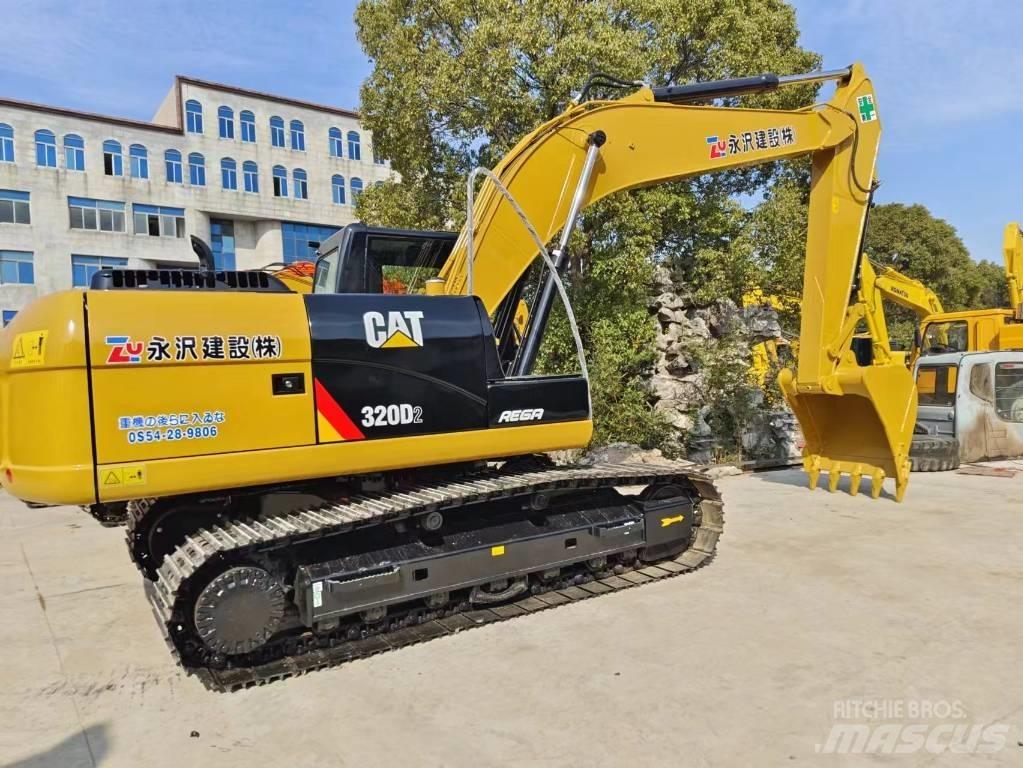 CAT 320 D2 Pásové rýpadlá