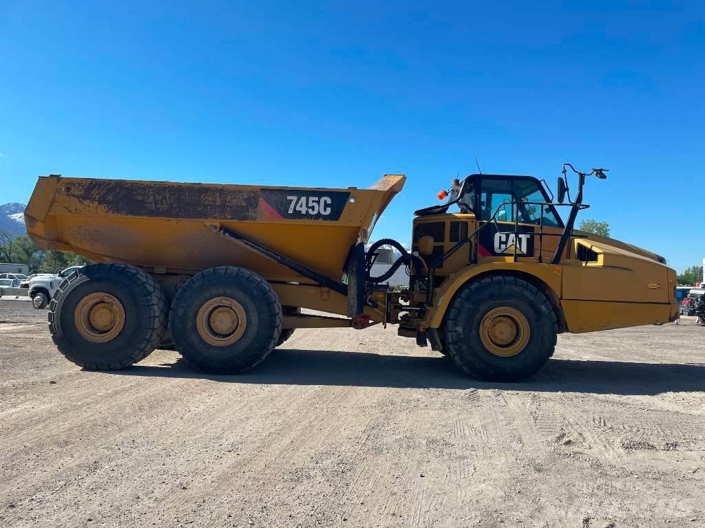 CAT 745 C Kĺbové nákladné autá