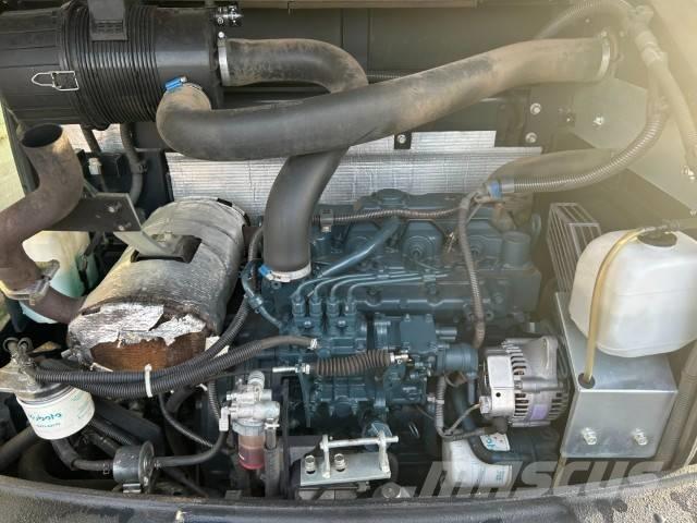 Kubota R 082 Kolesové nakladače