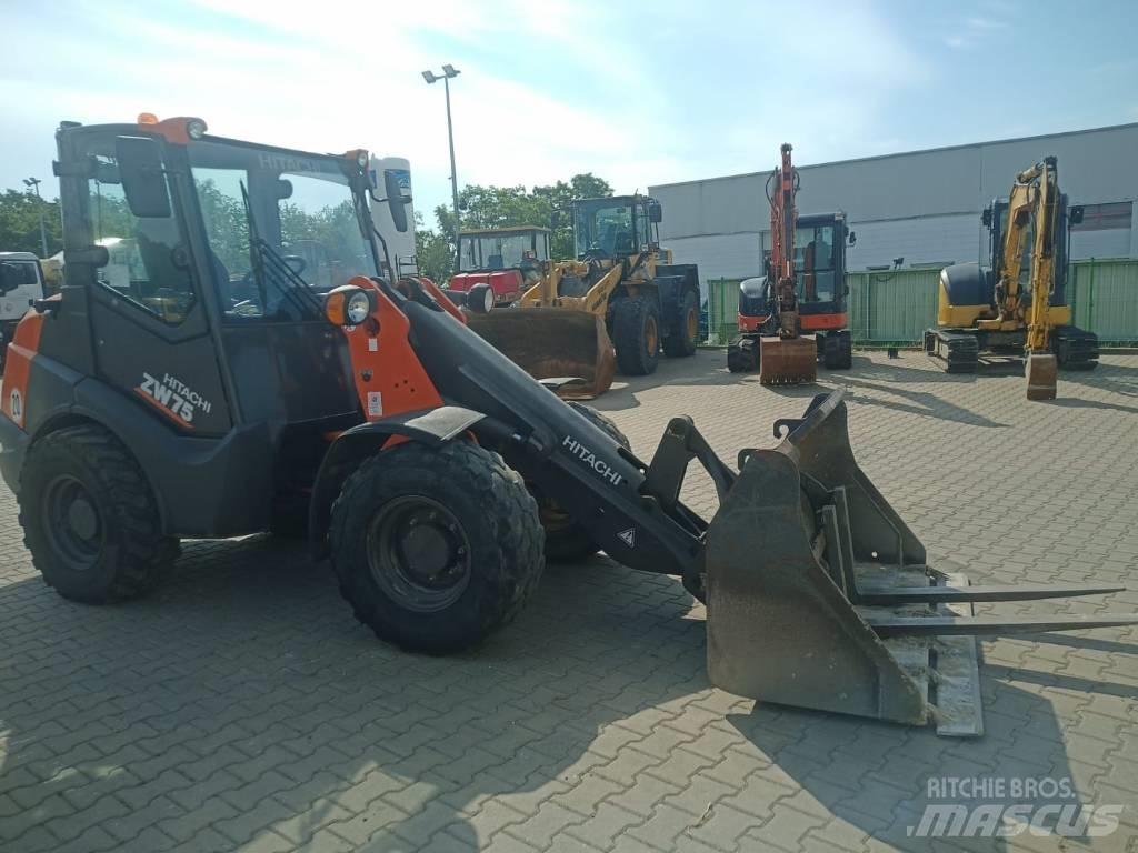 Hitachi ZW 75 Kolesové nakladače