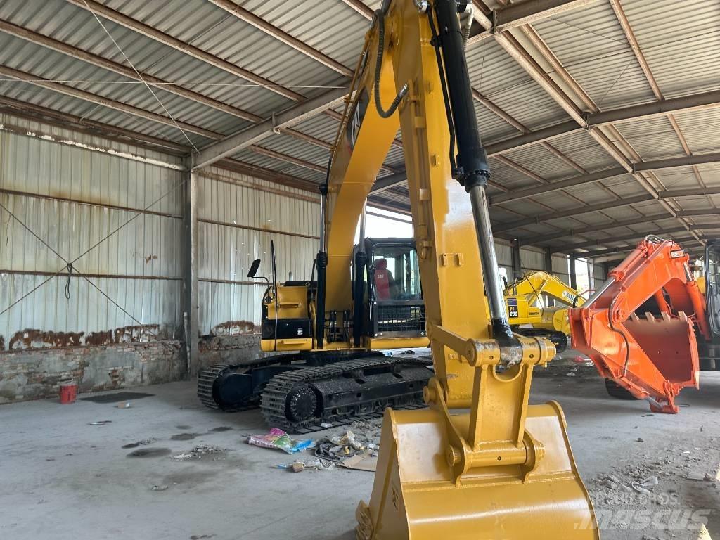 CAT 320 D Pásové rýpadlá
