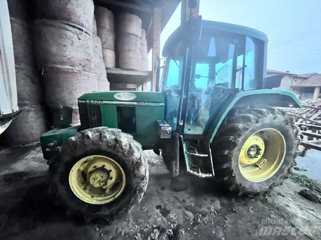 John Deere 6200 Traktory