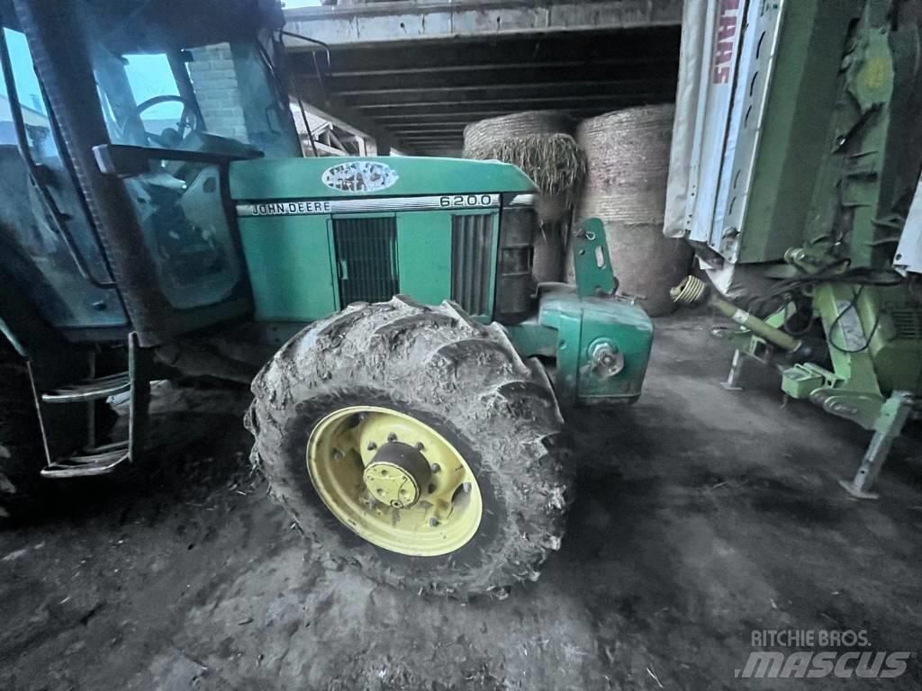 John Deere 6200 Traktory