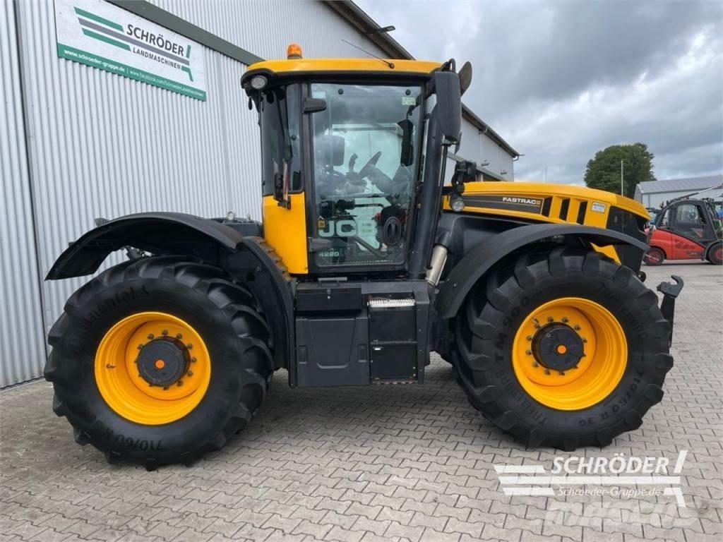 JCB FASTRAC 4220 Traktory