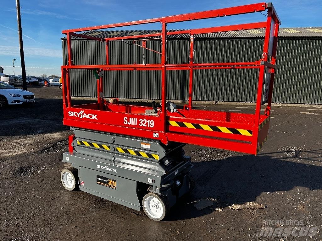SkyJack SJ 3219 Nožnicové zdvíhacie plošiny