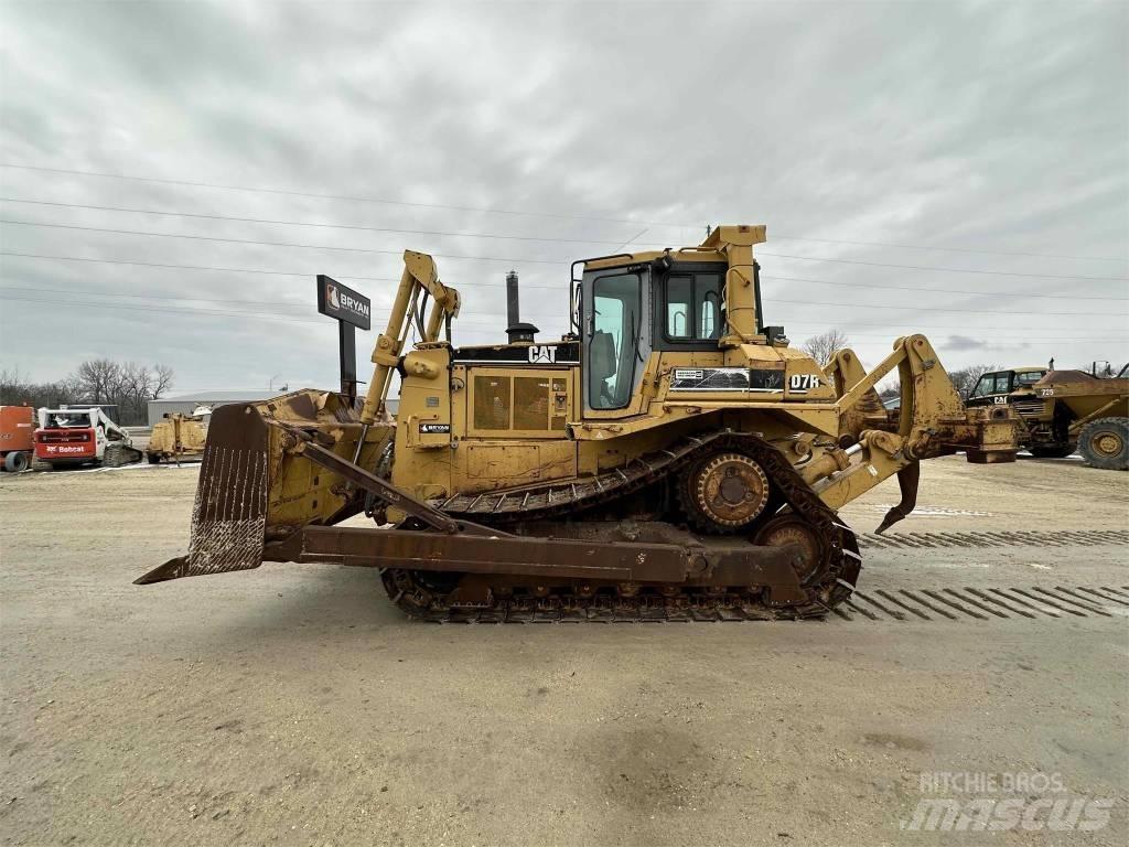 CAT D7R Pásové dozéry