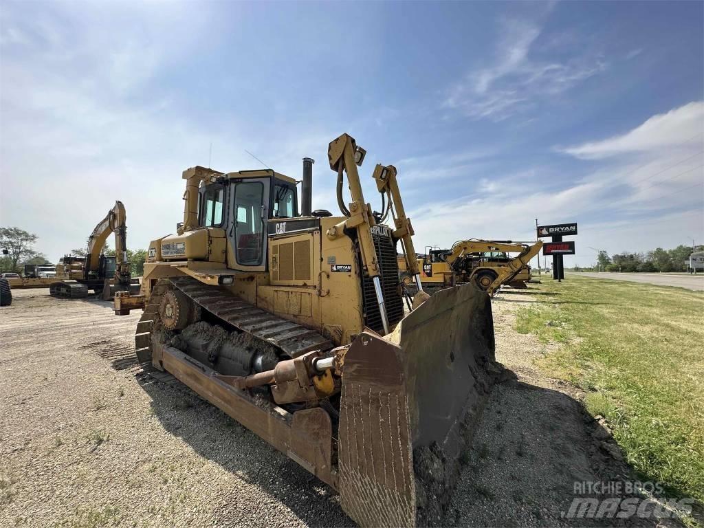 CAT D7R Pásové dozéry