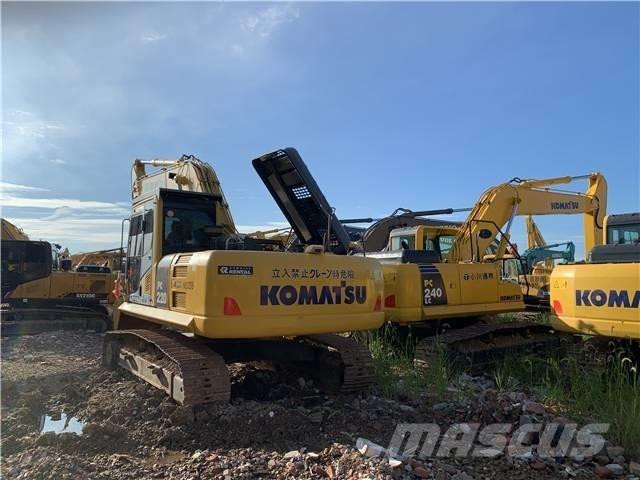 Komatsu PC 220-8 Pásové rýpadlá