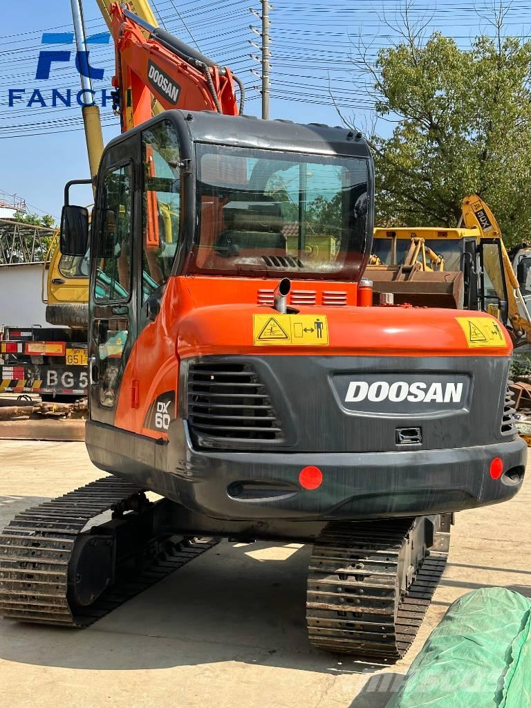 Doosan dx 60 Pásové rýpadlá