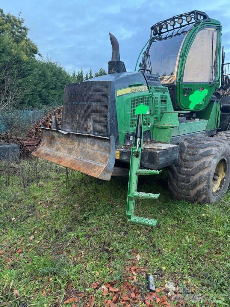 John Deere 1510G Lesné traktory