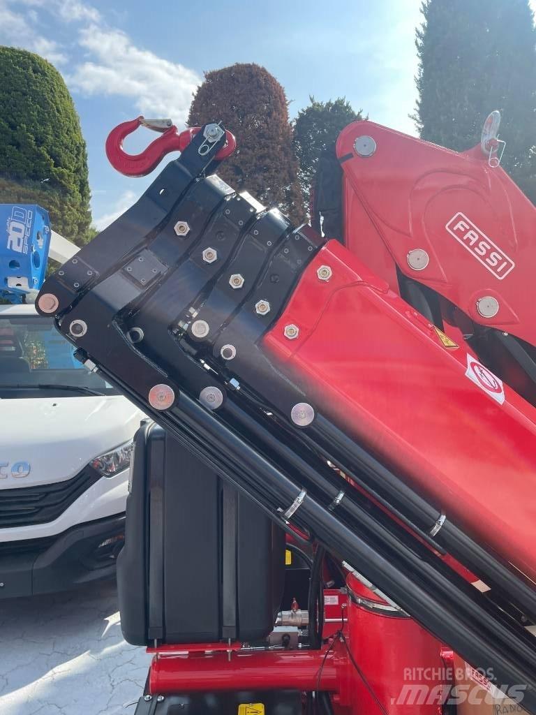 Fassi F195A.1.25 Nakladacie žeriavy