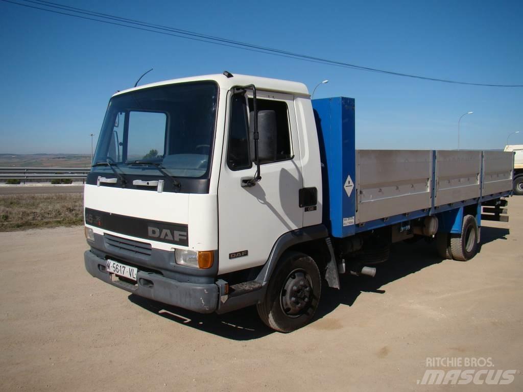 DAF fa 45130 Nákladné vozidlá s bočnou zhrnovacou plachtou