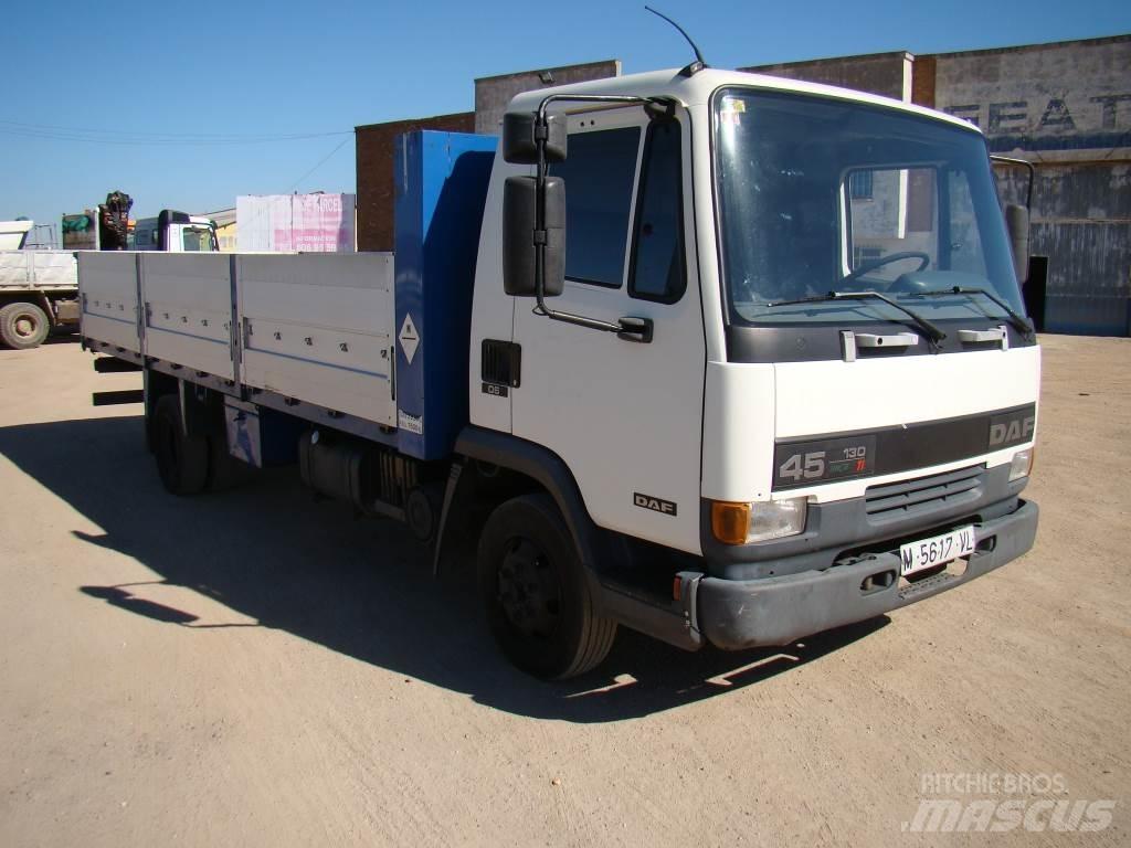 DAF fa 45130 Nákladné vozidlá s bočnou zhrnovacou plachtou