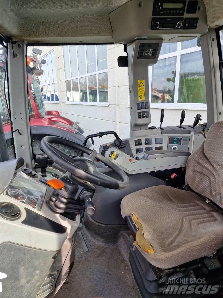 CLAAS Arion 640 Traktory