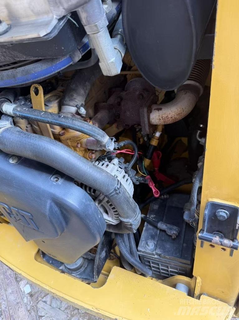 CAT 226 B 3 Šmykom riadené nakladače