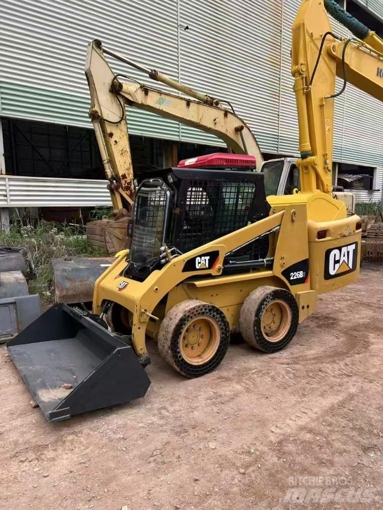 CAT 226 B 3 Šmykom riadené nakladače