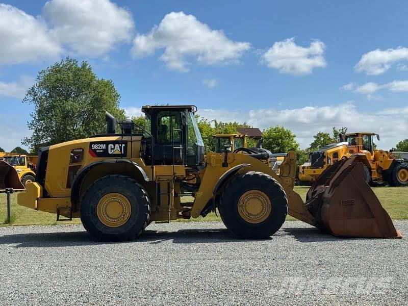 CAT 982 M Kolesové nakladače