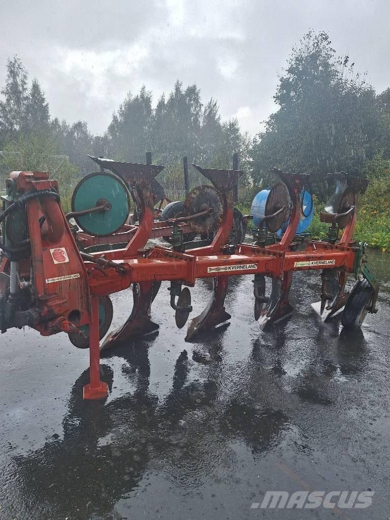 Kverneland W2 Dvojstranné pluhy