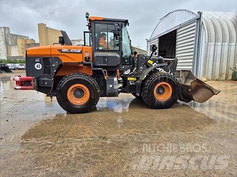 Doosan DL 250-7 Kolesové nakladače