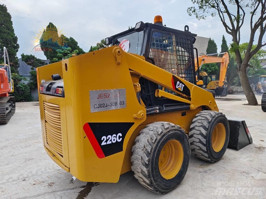 CAT 226 C Šmykom riadené nakladače
