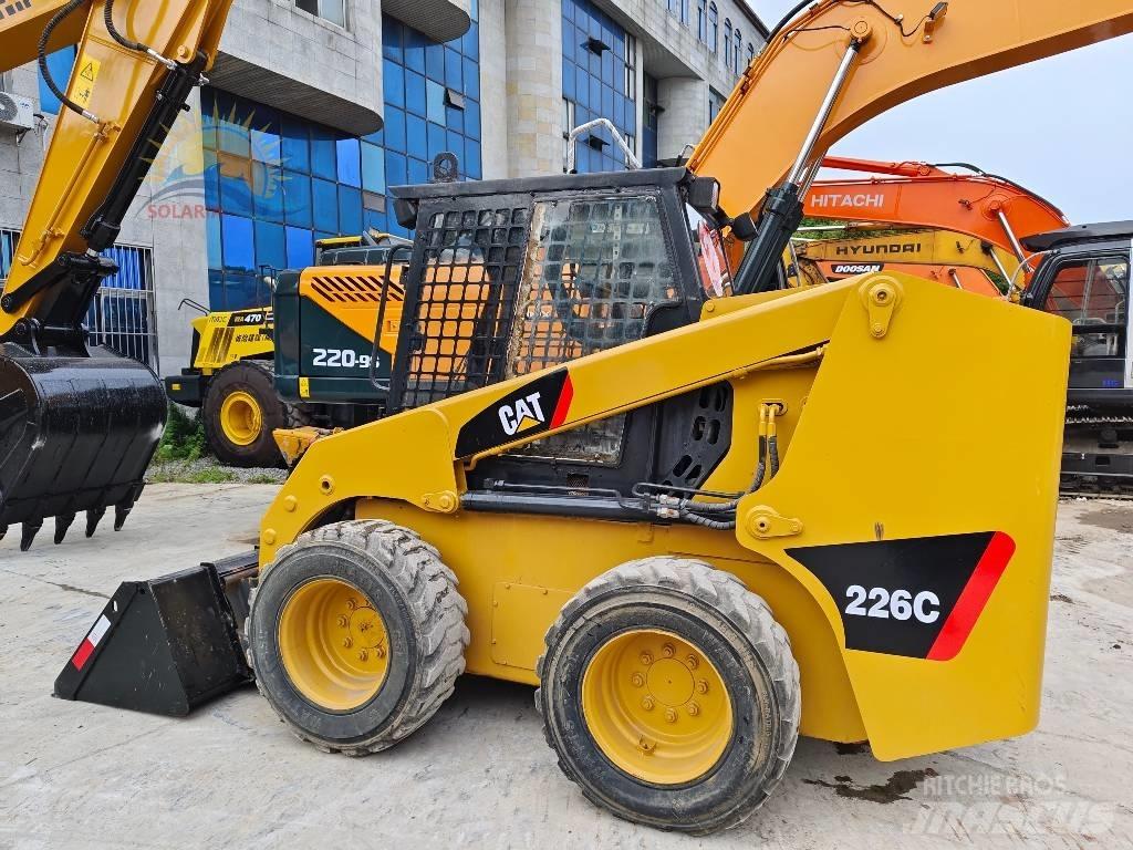 CAT 226 C Šmykom riadené nakladače
