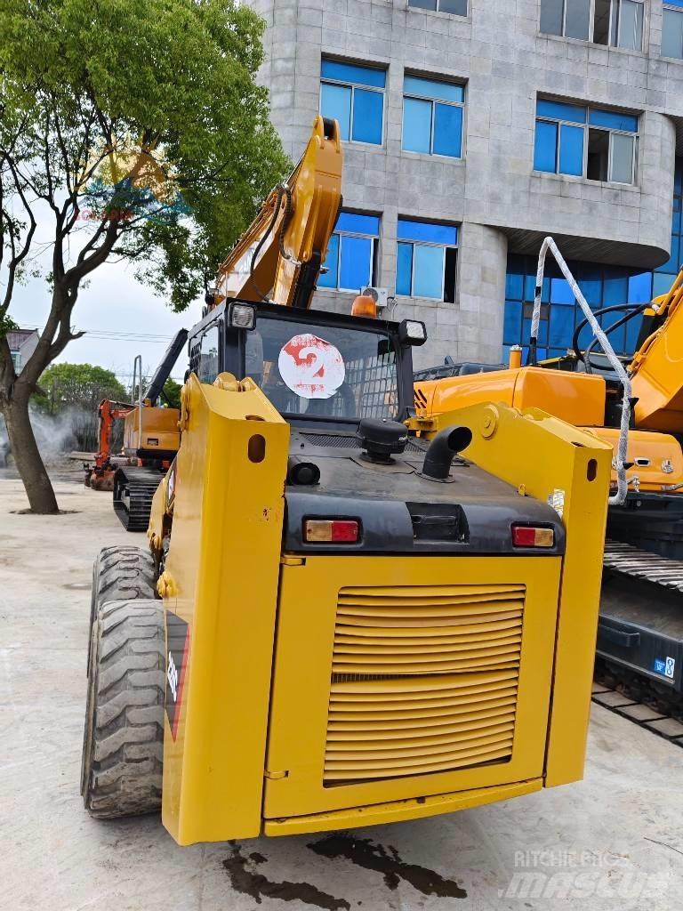 CAT 226 C Šmykom riadené nakladače