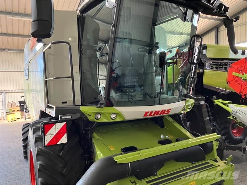 CLAAS TRION 730 Kombinované zberacie stroje