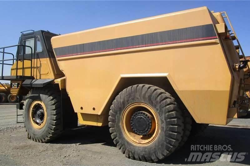 CAT 769C Cisternové nákladné vozidlá