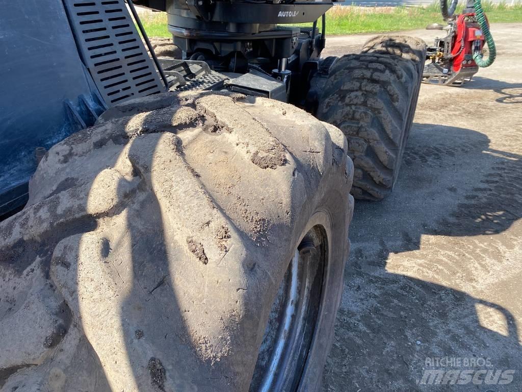 Komatsu 911 Harvestory