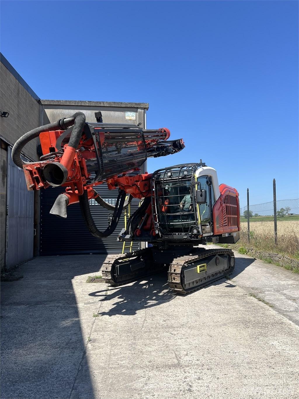 Sandvik dx910i Povrchové vrtné súpravy