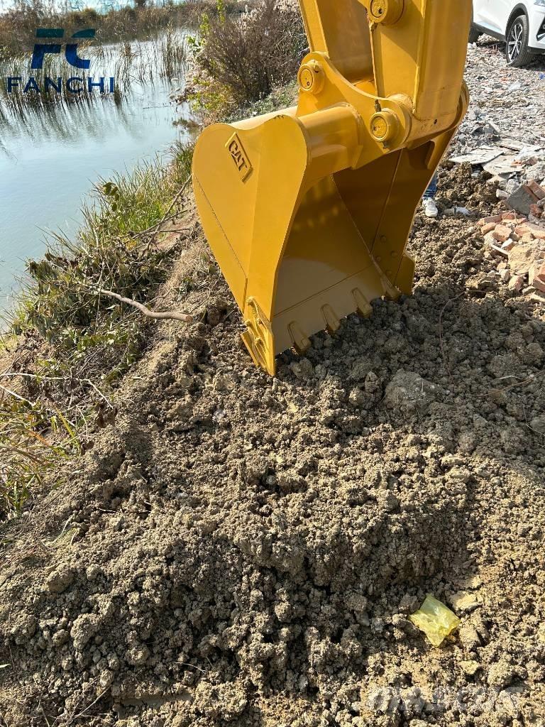 CAT 320 D Pásové rýpadlá