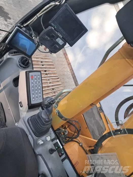 Liebherr R 926 LC Pásové rýpadlá
