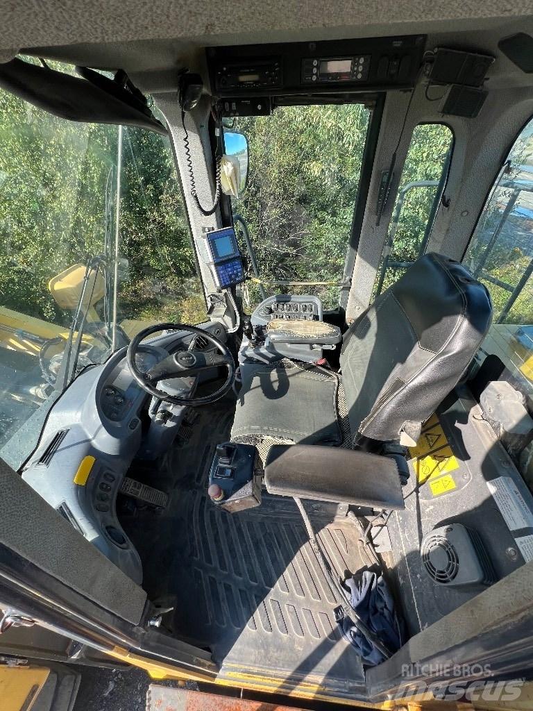 Komatsu WA 500-6 Kolesové nakladače