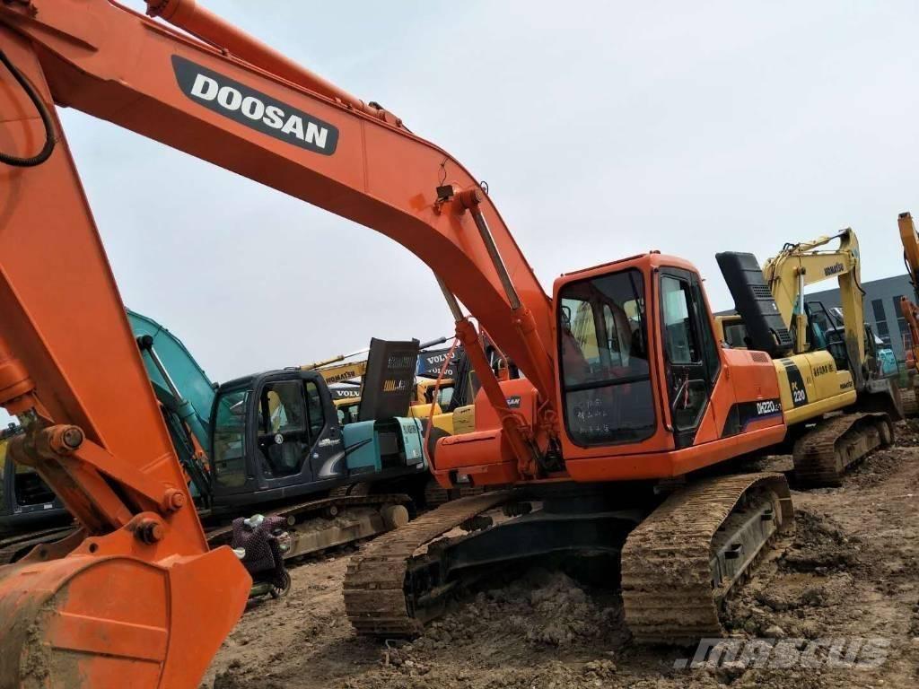 Doosan 225 Pásové rýpadlá