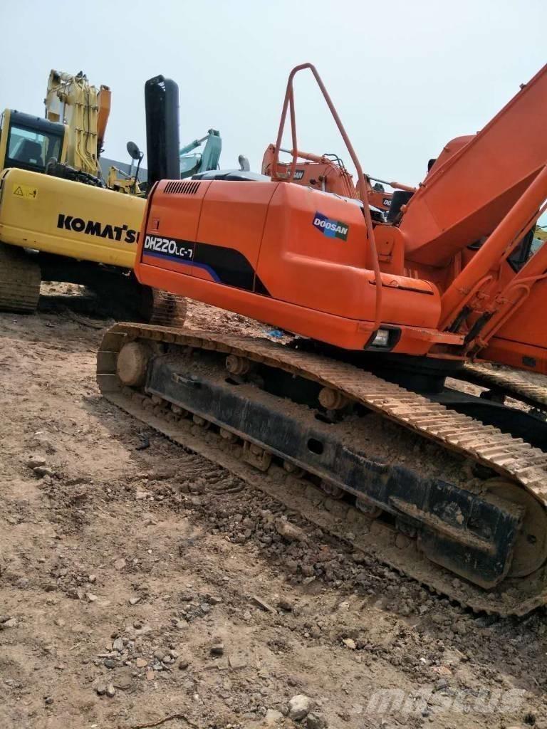 Doosan 225 Pásové rýpadlá
