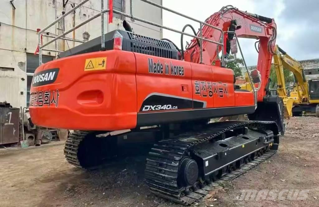 Doosan DX 340 Pásové rýpadlá