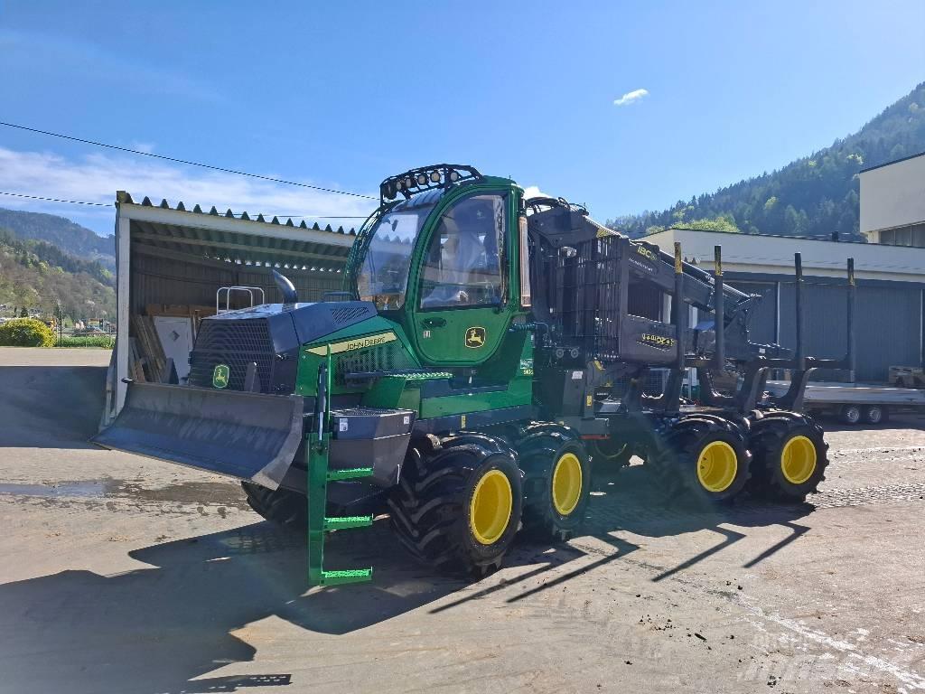 John Deere 910G Lesné traktory