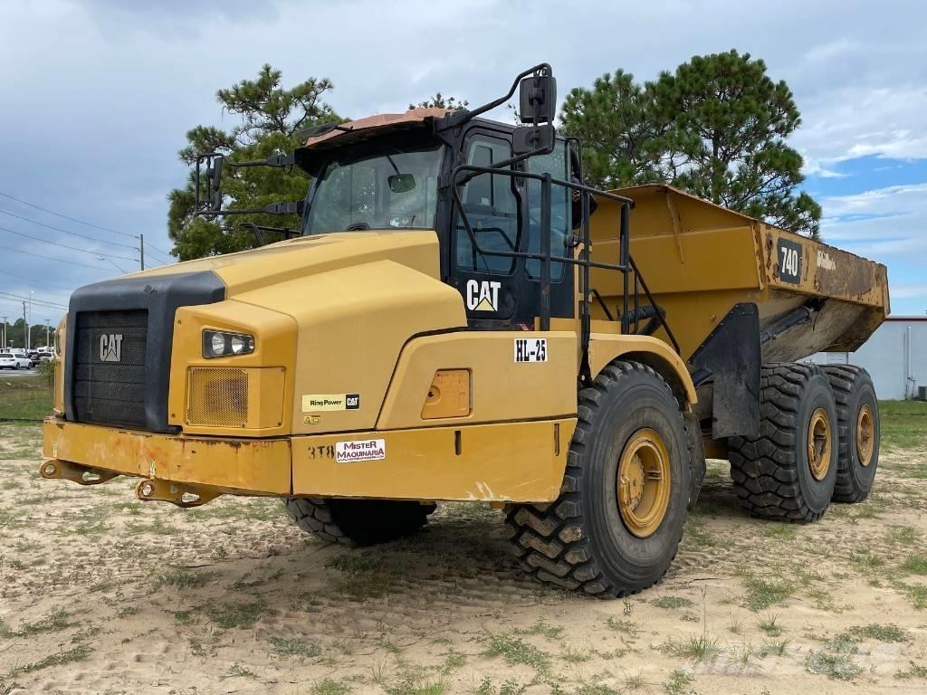 CAT 740 GC Kĺbové nákladné autá