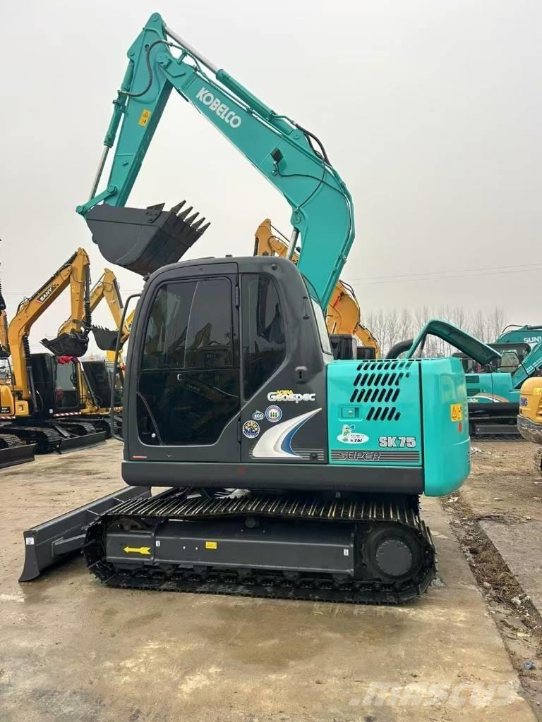 Kobelco SK 75 Pásové rýpadlá
