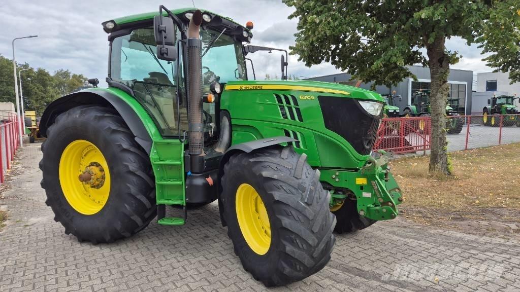 John Deere 6210 R Traktory