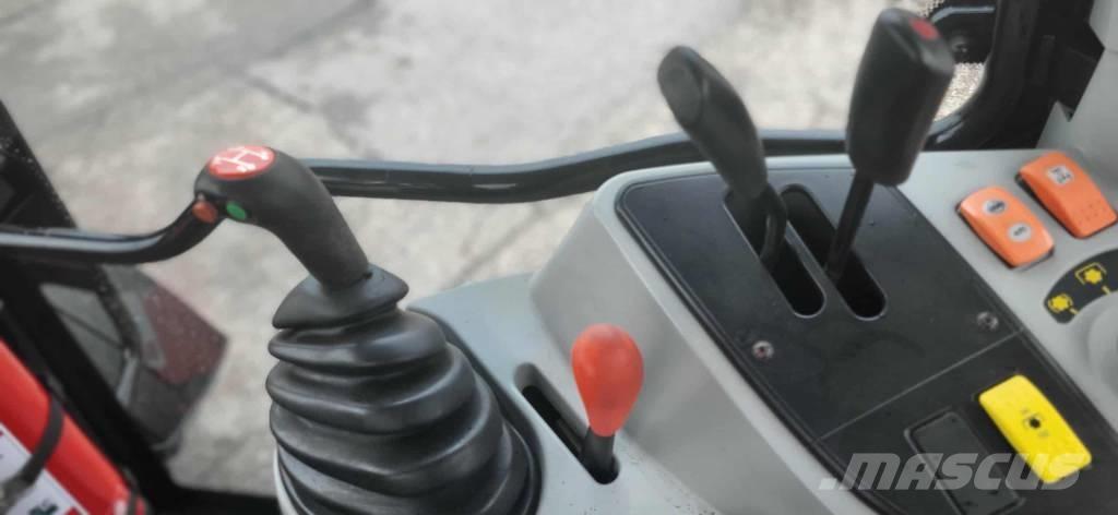 Massey Ferguson 5435 Traktory